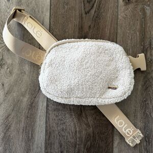 Lolë Crossbody Bag Cream / Tan Sherpa Unisex Belt Bag Adjustable Fanny Pack